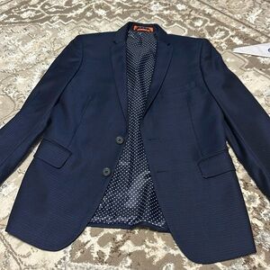 Boys suit in amazing condition!